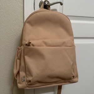 THE BEISICS BACKPACK IN BEIGE